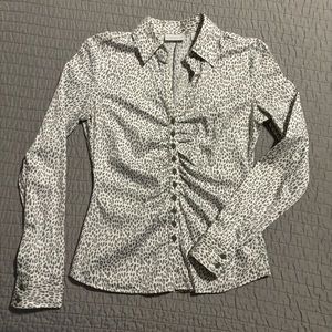 New York & Company Stretch Long Sleeve Leopard Print Shirt, EUC